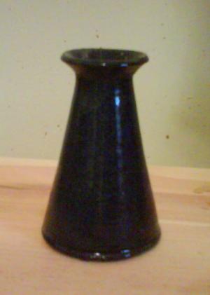 vase conical towards the top
